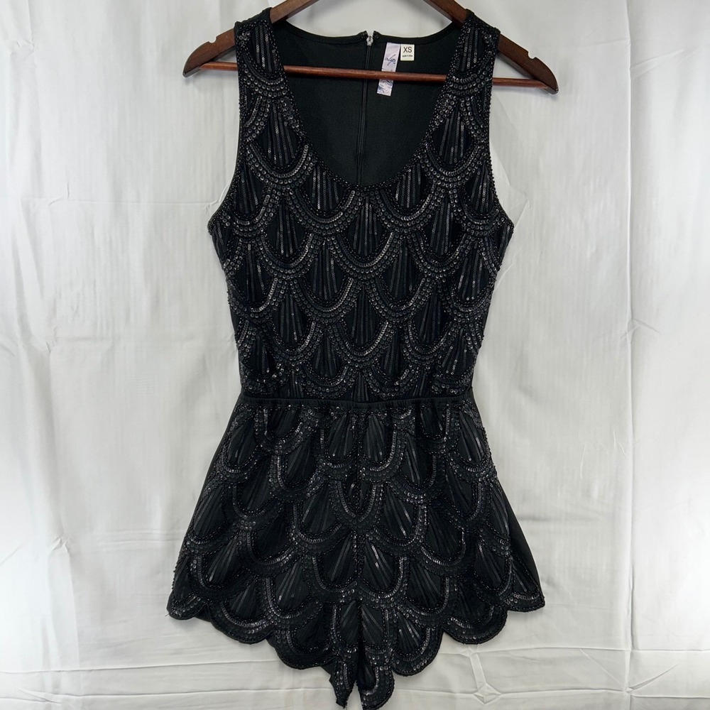 Alga Romper Womens XS Black Sequin Scalloped Art Deco V-Neck Sleeveless